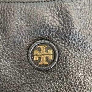 Black Tory Burch pebble leather purse